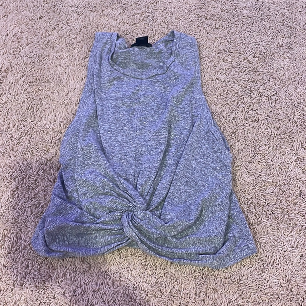 grey tank top